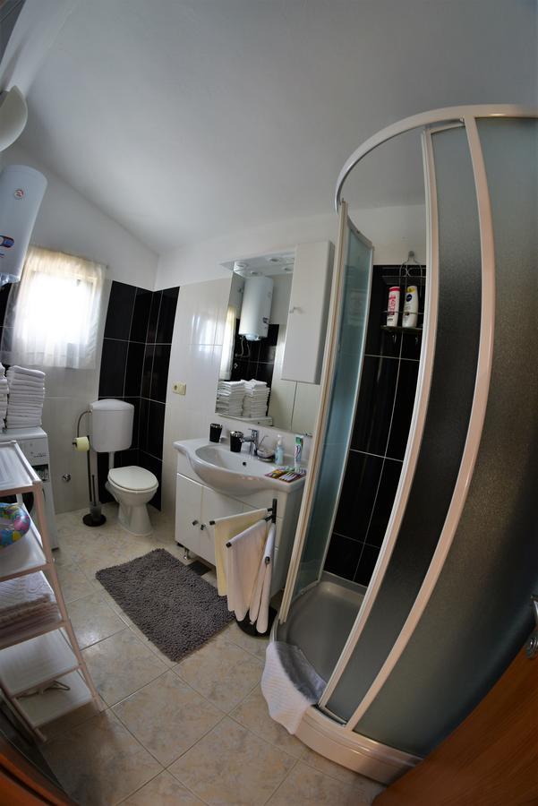 Apartment Ivica Drvenik Mali Eksteriør billede